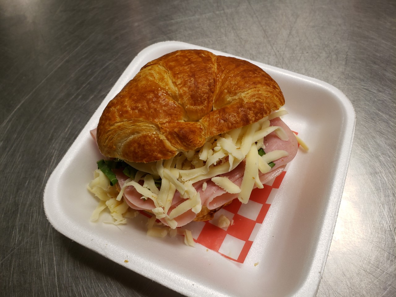 Croissant au jambon